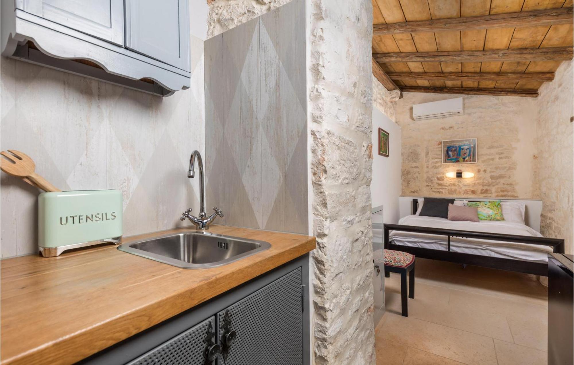 Amazing Home In Foli With Kitchen מראה חיצוני תמונה