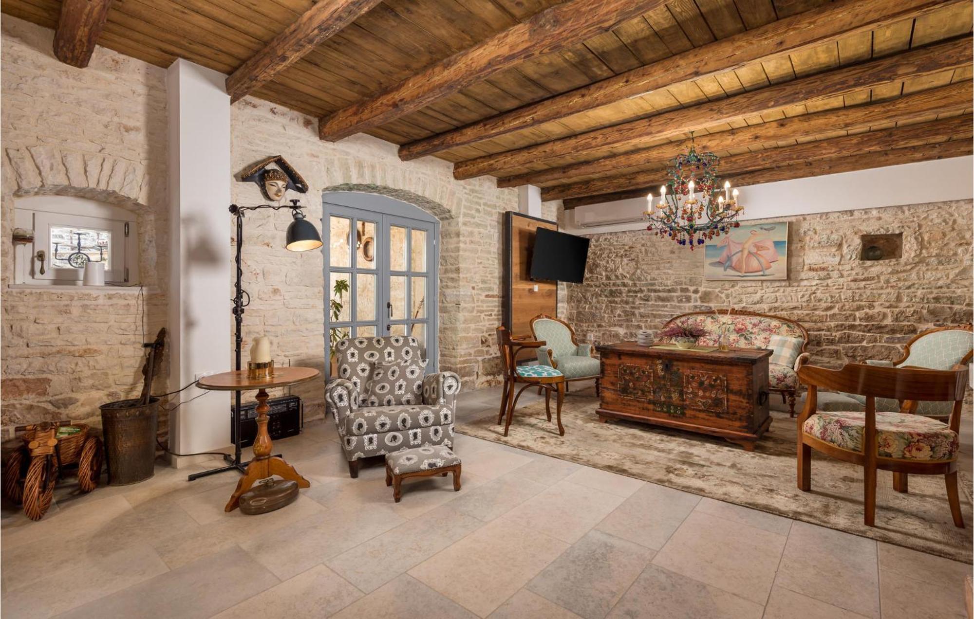 Amazing Home In Foli With Kitchen מראה חיצוני תמונה