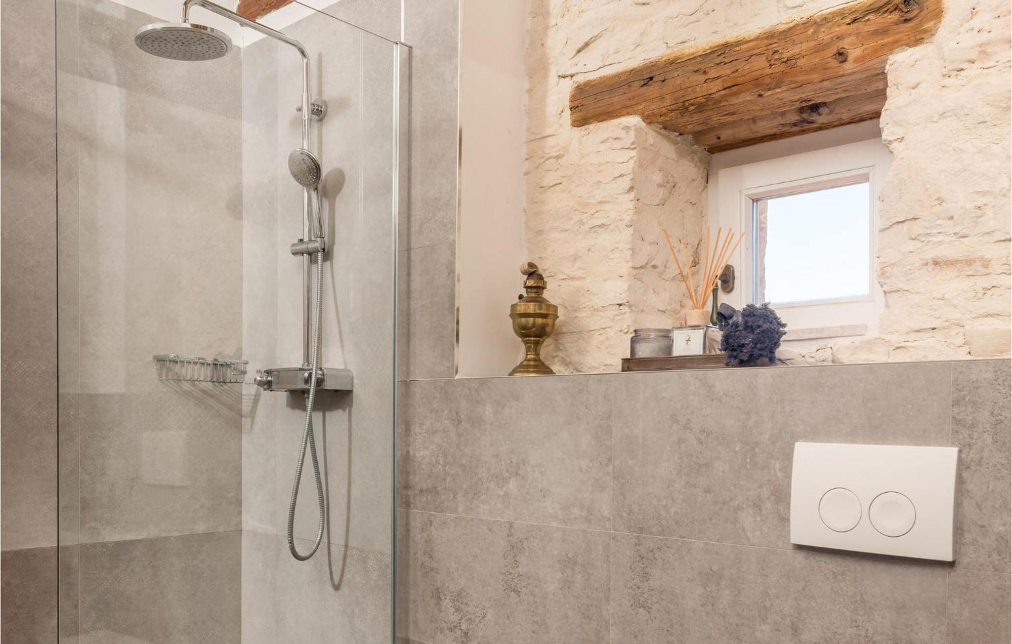 Amazing Home In Foli With Kitchen מראה חיצוני תמונה